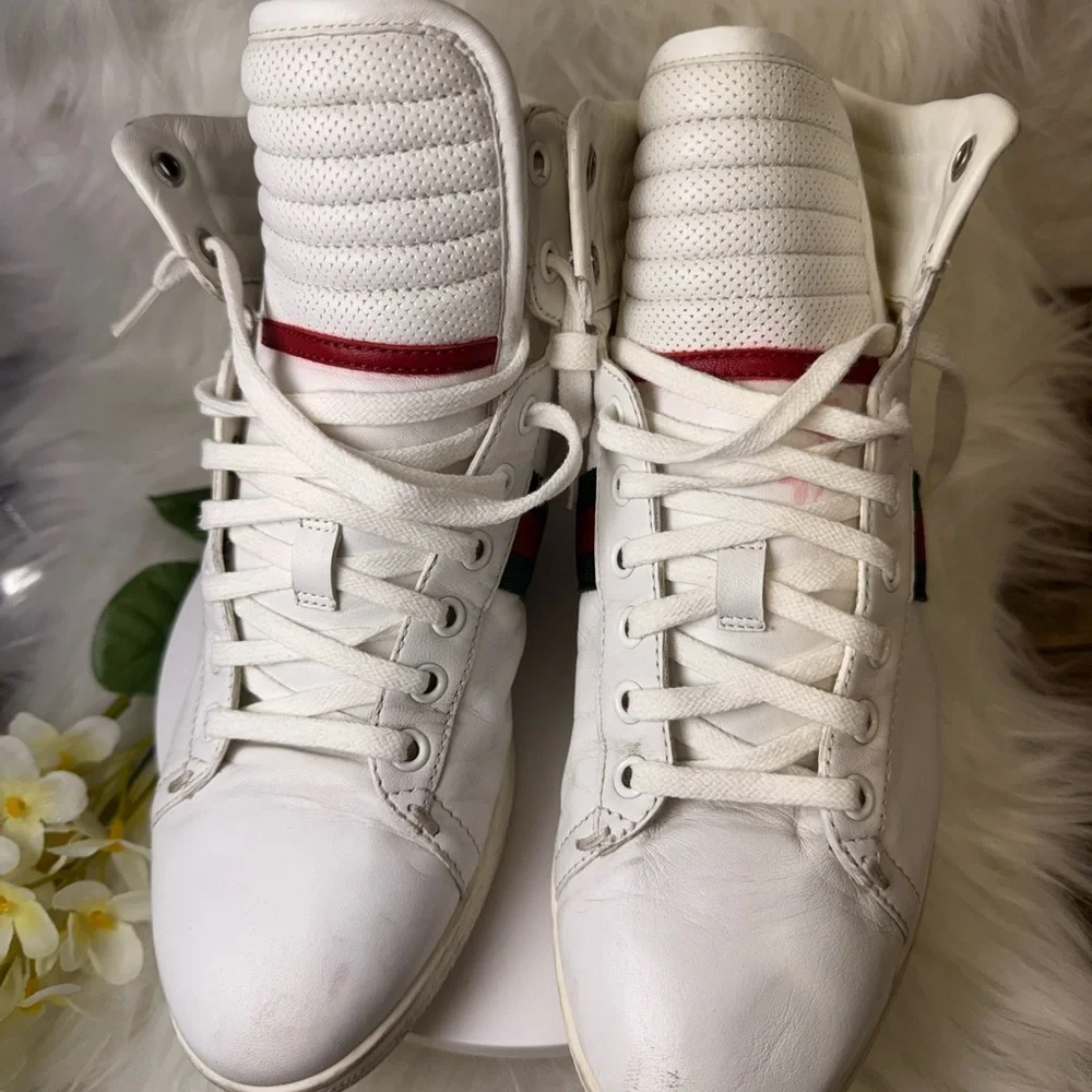 Gucci White High-Top Athletic Shoes with Red and Green Stripes